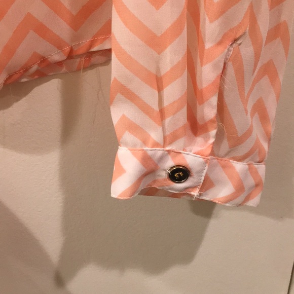 Chevon pattern blouse - Picture 4 of 4